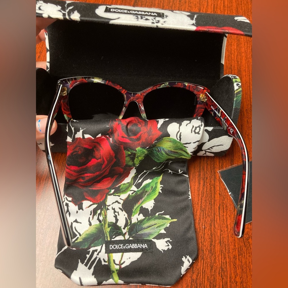 ❌SOLD❌DOLCE & GABBANA SUNGLASSES - Picture 6 of 7